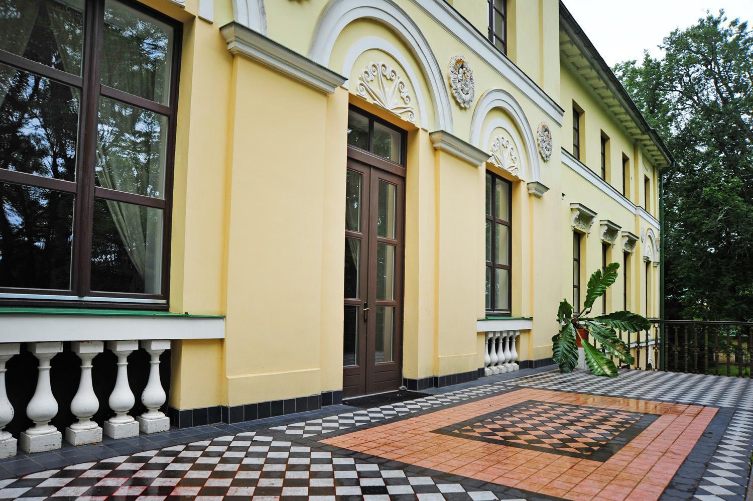 Nauksenu Muiza Hotel Naukseni ภายนอก รูปภาพ