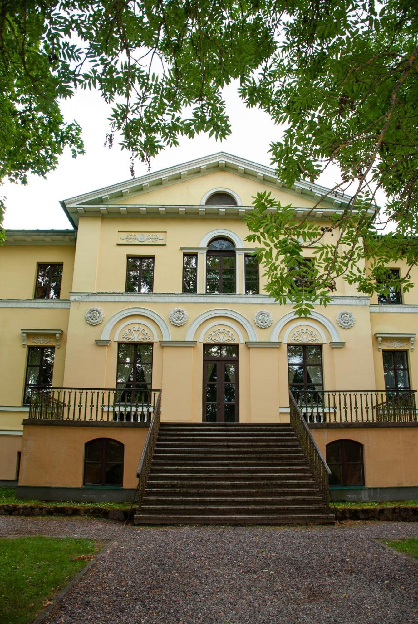 Nauksenu Muiza Hotel Naukseni ภายนอก รูปภาพ