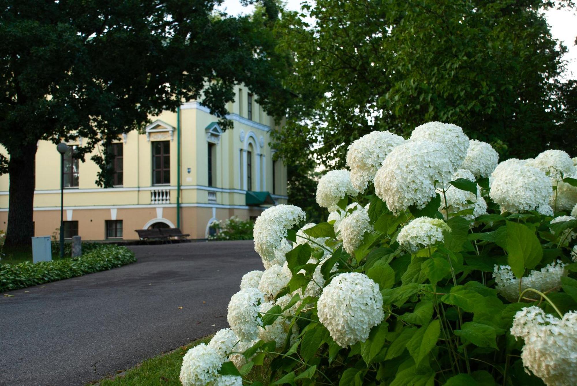 Nauksenu Muiza Hotel Naukseni ภายนอก รูปภาพ