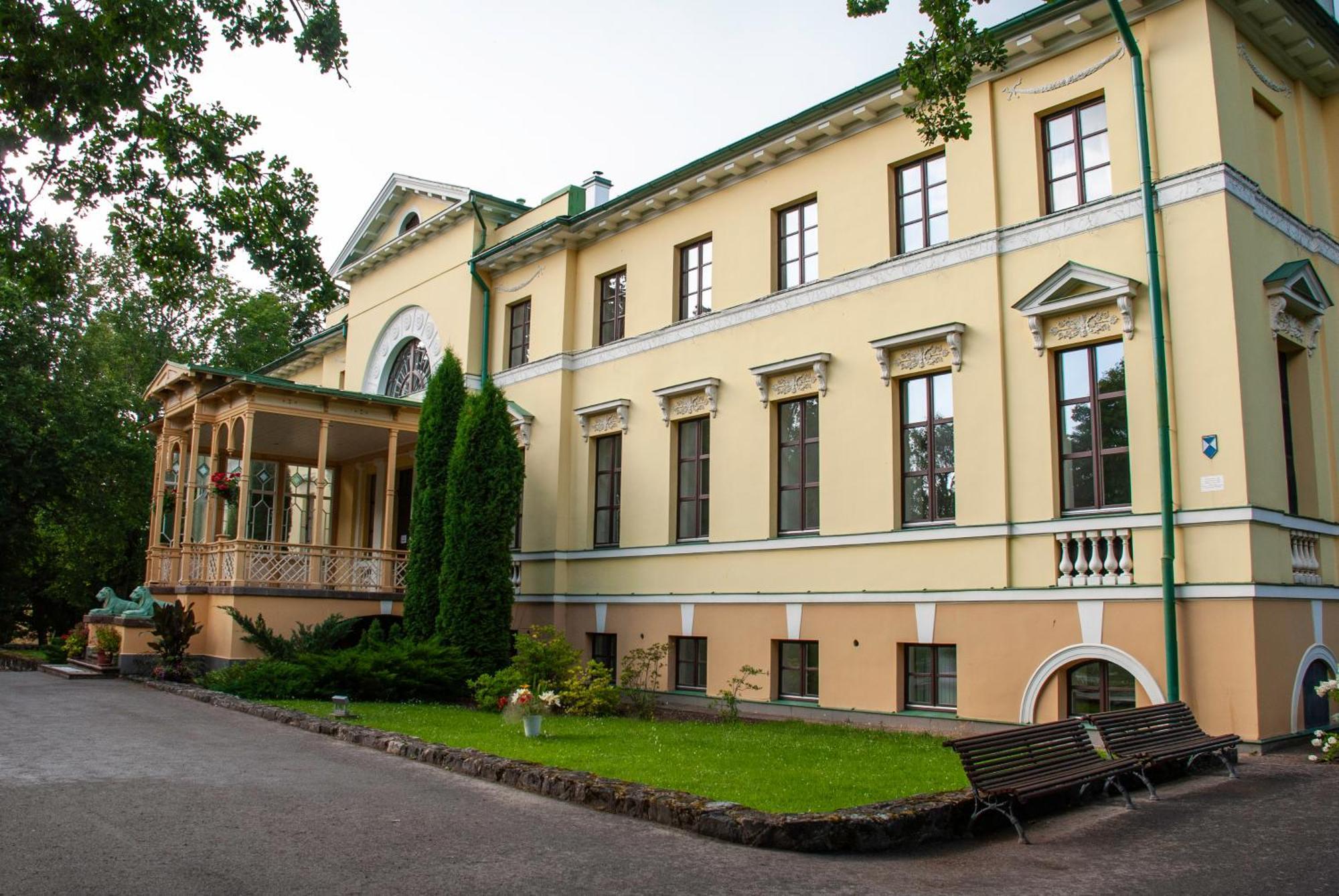 Nauksenu Muiza Hotel Naukseni ภายนอก รูปภาพ
